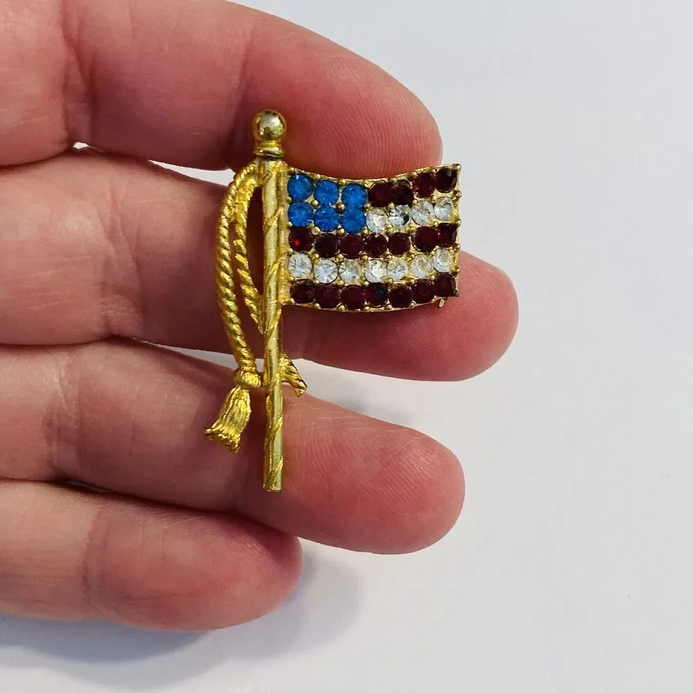 Vintage American Flag Brooch Rhinestones Pin Goldtone Red White & Blue Patriotic